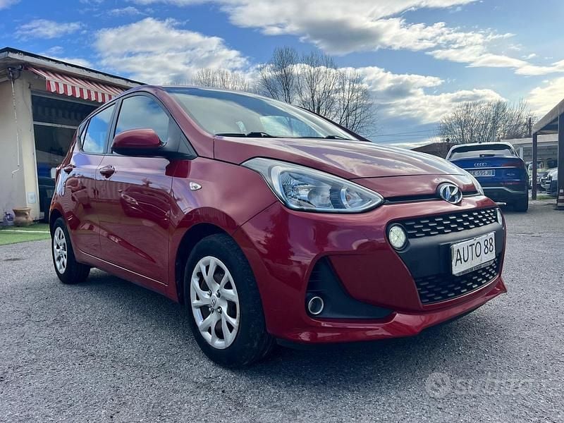 Usata Hyundai i10 Style 66 CV (48 kW) 2018 Rosso Utilitaria