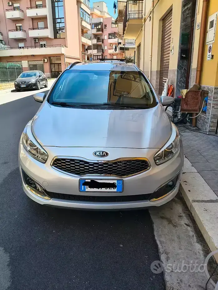 Begagnad Kia Ceed 110 HK (80 kW) 2018 Grå Halvkombi