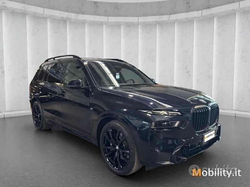 Usata BMW X7 M Sport 352 CV (258 kW) 2025 Nero SUV