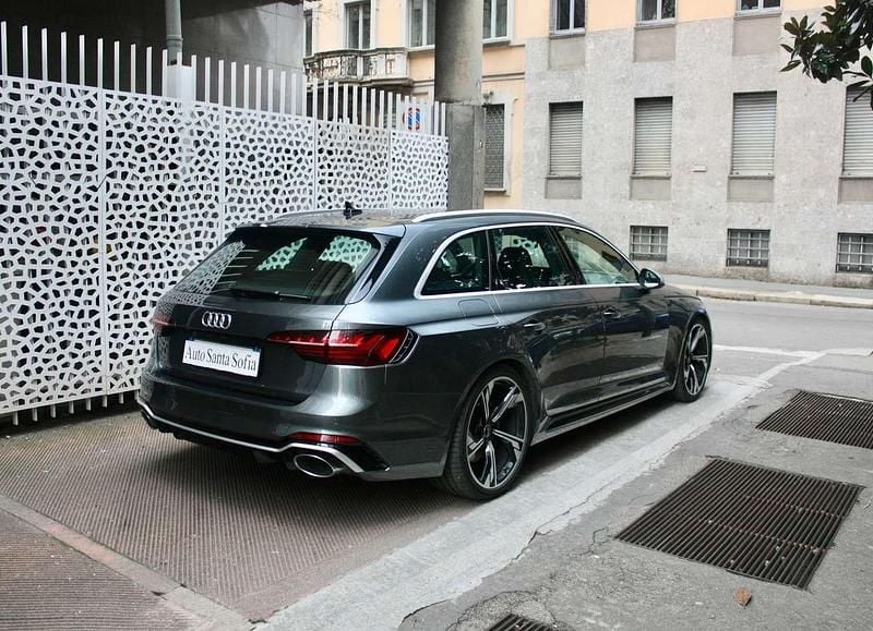Usata Audi RS4 Ambiente 450 CV (330 kW) 2022 Grigio daytona perla Station wagon