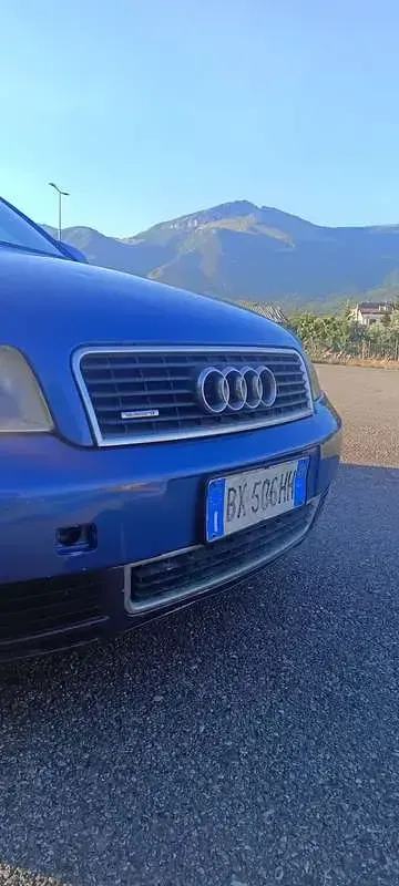 Usata Audi A4 Ambiente 150 CV (110 kW) 2000 Blu Berlina