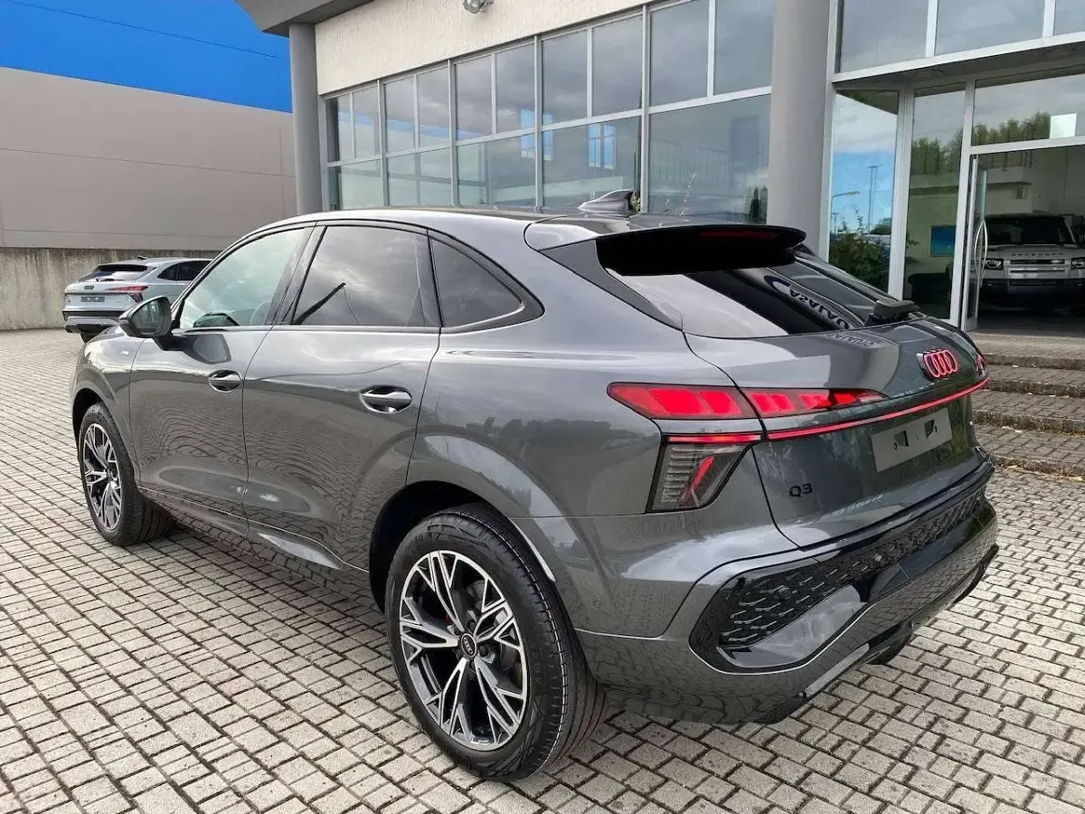 Nuova Audi Q3 Sportback S-Line 204 CV (150 kW) 2026 Grigio daytona SUV