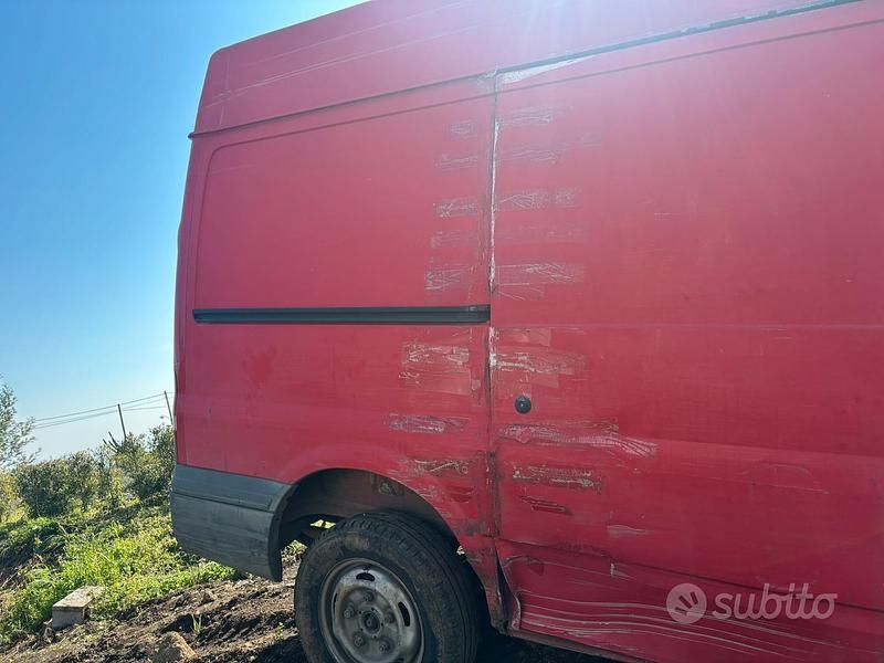 Usata Ford Transit 2001 Rosso Monovolume