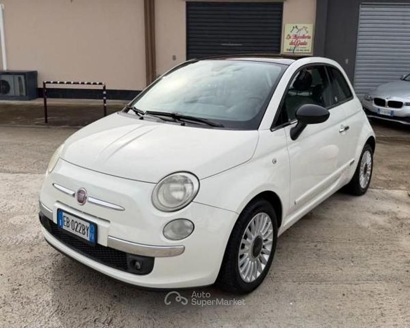Usata Fiat 500 Lounge 69 CV (50 kW) 2011 Bianco Utilitaria