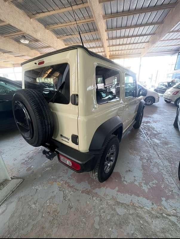 Usata Suzuki Jimny 102 CV (75 kW) 2019 Beige SUV