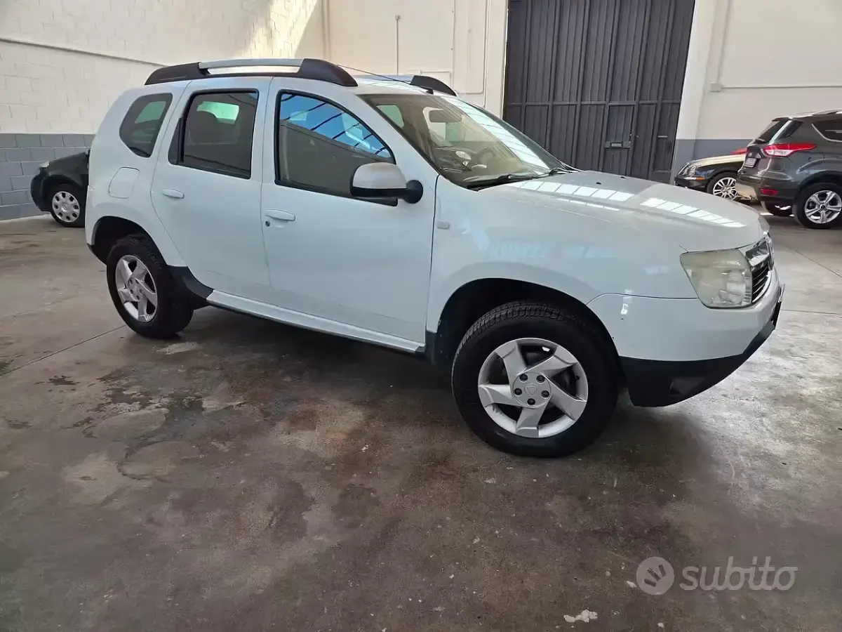 Usata Dacia Duster Ambiance 105 CV (77 kW) 2011 Bianco SUV