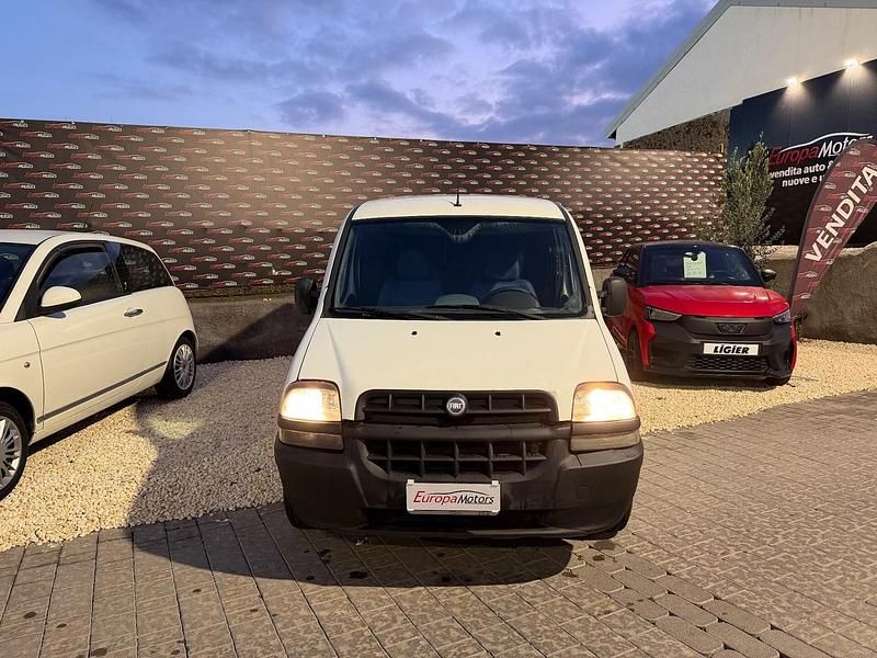 Usata Fiat Doblò 74 CV (54 kW) 2009 Bianco Monovolume