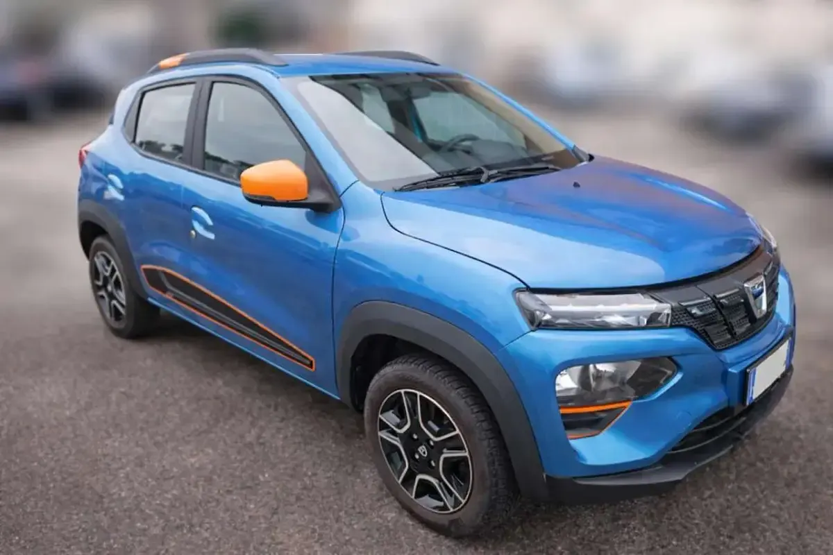 Usata Dacia Spring Comfort Plus 33 kW (45 CV) 2022 Blu/azzurro Utilitaria