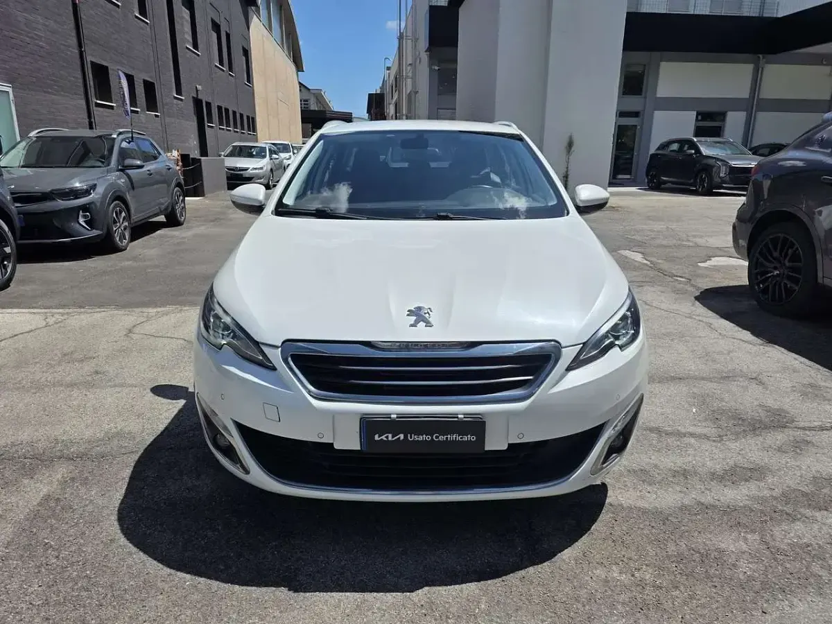 Usata Peugeot 308 SW Active 120 CV (88 kW) 2016 Bianco Station wagon