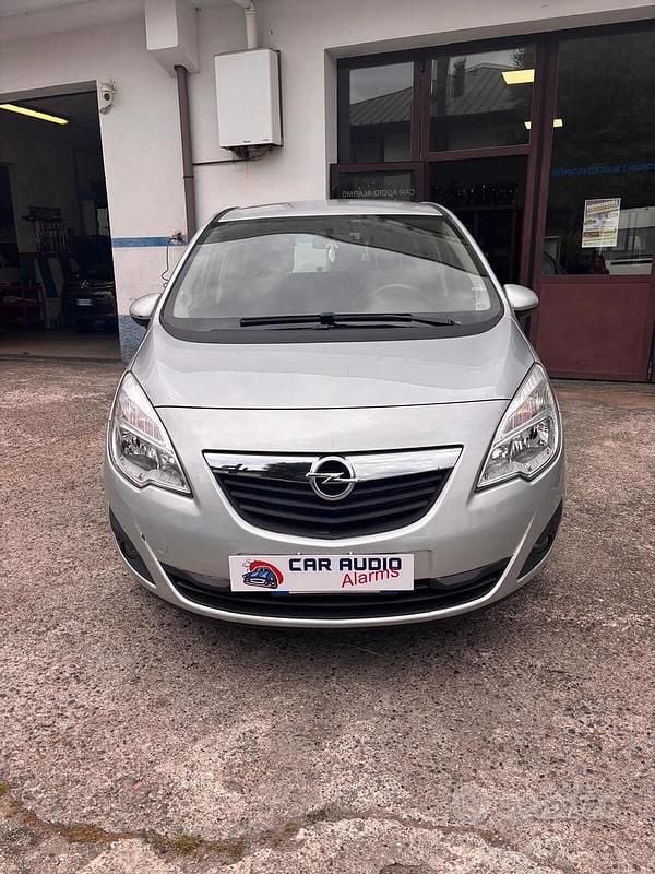 Usata Opel Meriva S 101 CV (74 kW) 2013 Grigio Monovolume