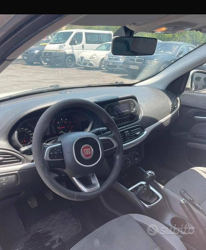 Usata Fiat Tipo Lounge 120 CV (88 kW) 2015 Bianco Berlina