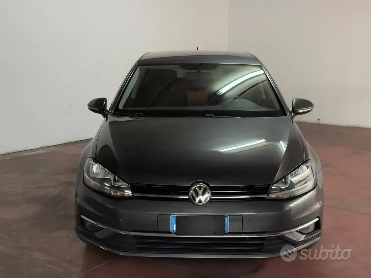 Usata VW Golf VII Sport 116 CV (85 kW) 2018 Grigio Berlina