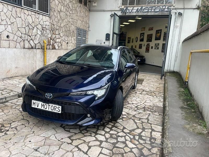 Usata Toyota Corolla Active 98 CV (72 kW) 2021 Blu Station wagon