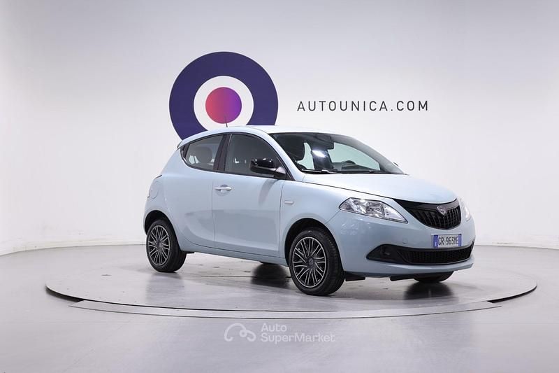 Usata Lancia Ypsilon Silver 69 CV (50 kW) 2023 Azzurro Utilitaria
