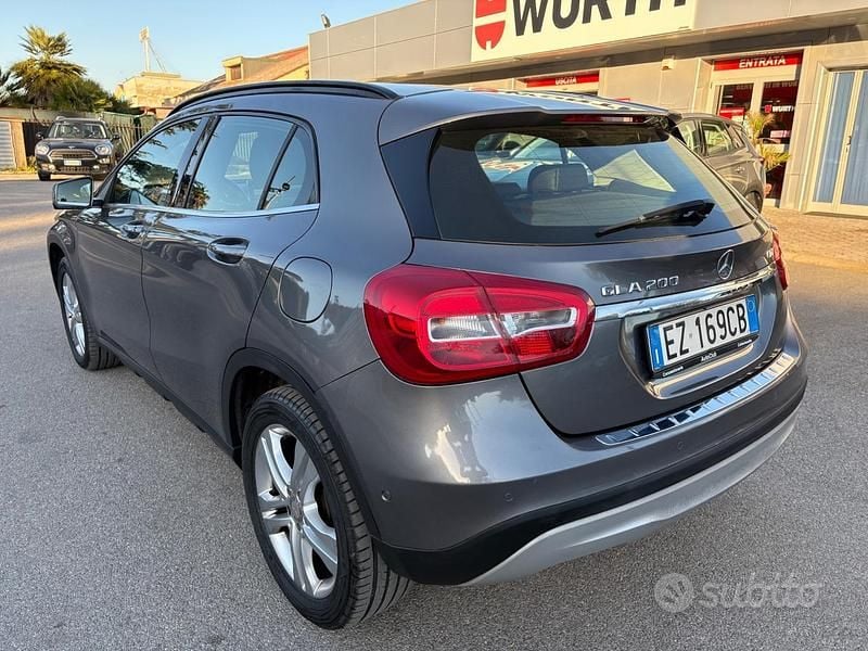 Usata Mercedes GLA200 Premium 136 CV (100 kW) 2015 Grigio SUV