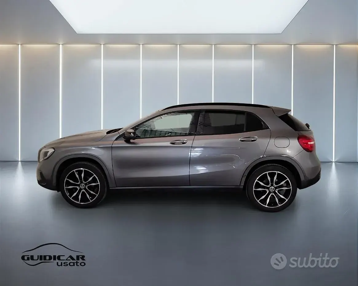 Usata Mercedes GLA200 136 CV (100 kW) 2019 Grigio SUV