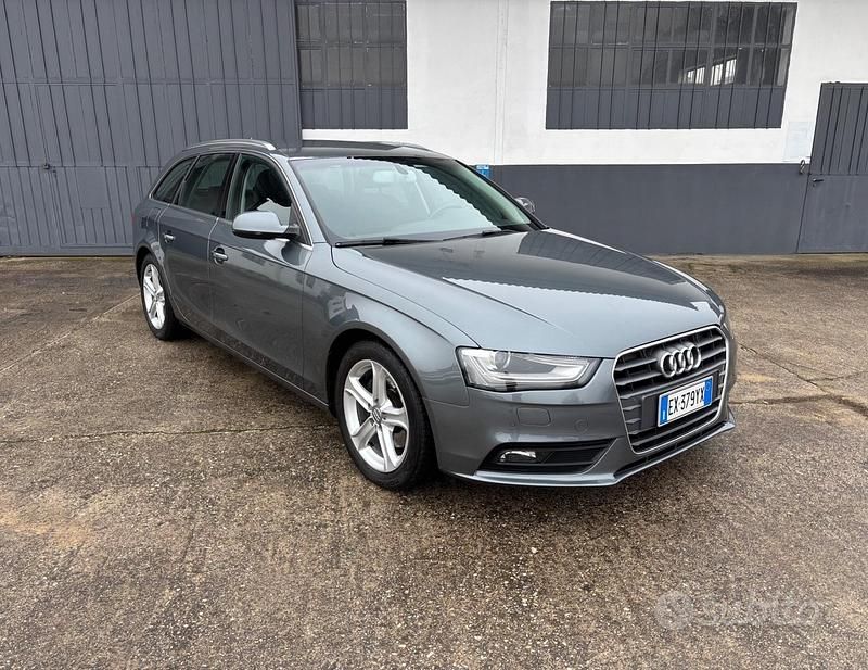 Usado Audi A4 150 CV (110 kW) 2013 Gris Familiar