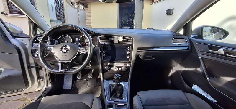 Usata VW Golf VII Highline 110 CV (80 kW) 2018 Berlina