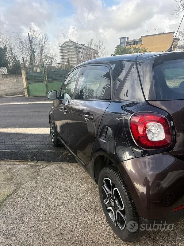 Usata Smart ForFour Superpassion 90 CV (66 kW) 2018 Marrone Utilitaria