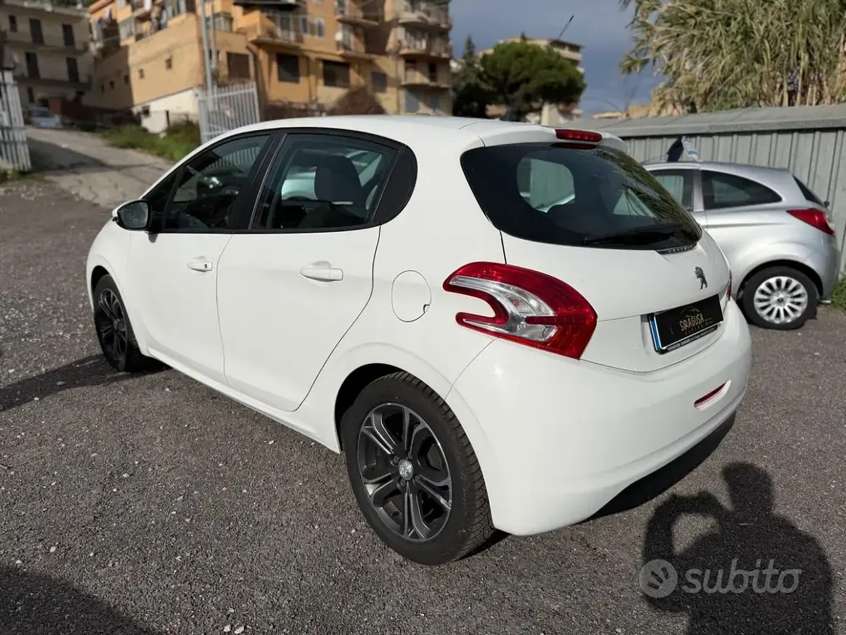 Usata Peugeot 208 Allure 68 CV (50 kW) 2013 Other Utilitaria