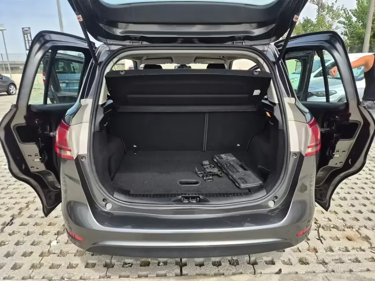 Usata Ford B-MAX 100 CV (73 kW) 2015 Grigio Monovolume