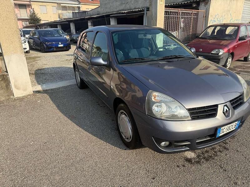 Usata Renault Clio II Dynamique 58 CV (42 kW) 2007 Grigio Berlina