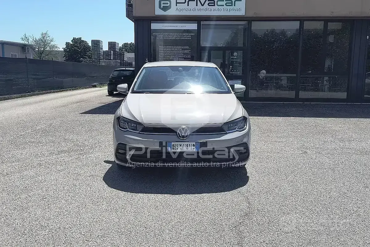 Usata VW Polo Life 95 CV (69 kW) 2022 Grigio Utilitaria
