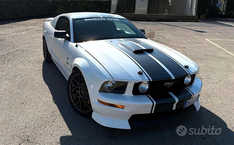 Bianco Usata 2008 Ford Mustang GT Coupé | 30.000 € - Immagine 1/4