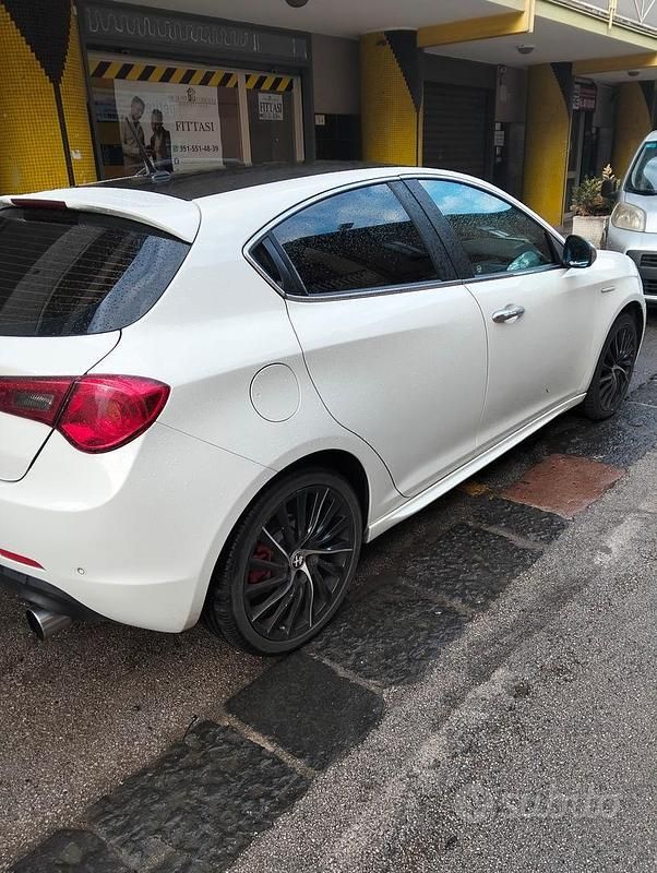 Usata Alfa Romeo Giulietta 140 CV (102 kW) 2011 Utilitaria