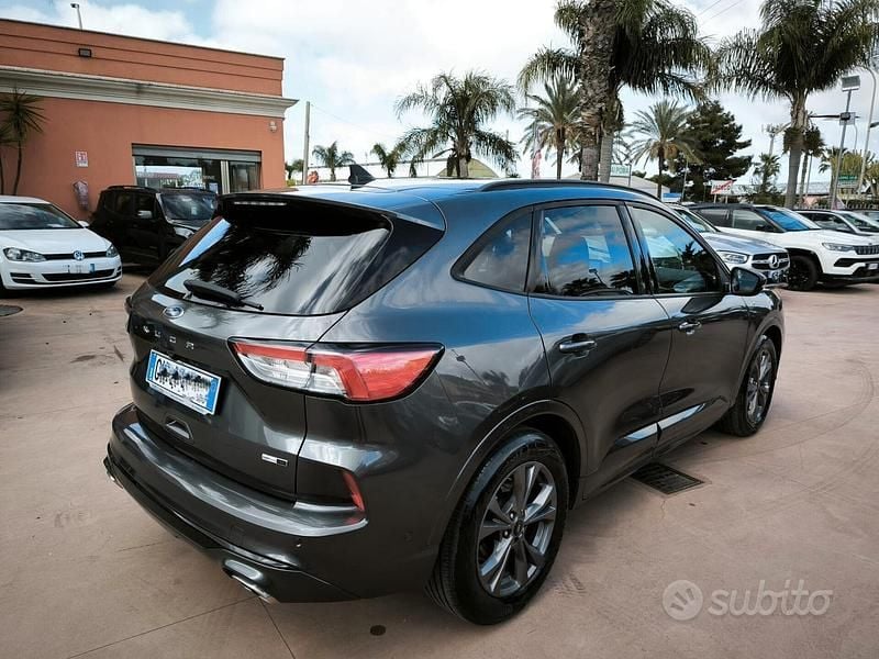 Usata Ford Kuga ST-Line 150 CV (110 kW) 2021 Grigio SUV