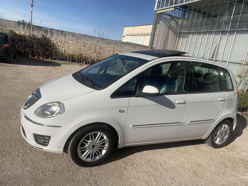 Usata Lancia Musa 90 CV (66 kW) 2011 Monovolume