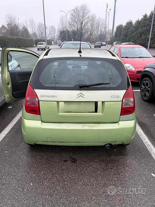 Usata Citroën C2 70 CV (51 kW) 2004 Verde Utilitaria