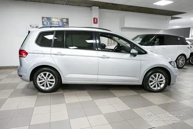 Usata VW Touran Business 116 CV (85 kW) 2018 Grigio Monovolume