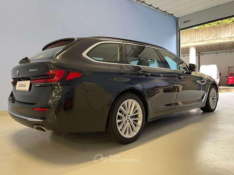 Usata BMW 520 190 CV (139 kW) 2022 Nero Station wagon