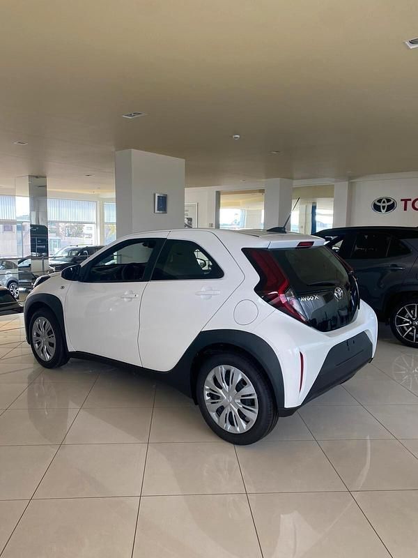 Nuova Toyota Aygo X Active 72 CV (52 kW) 2025 Bianco SUV