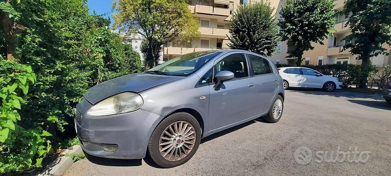 Usata Fiat Punto 95 CV (69 kW) 2007 Grigio Utilitaria
