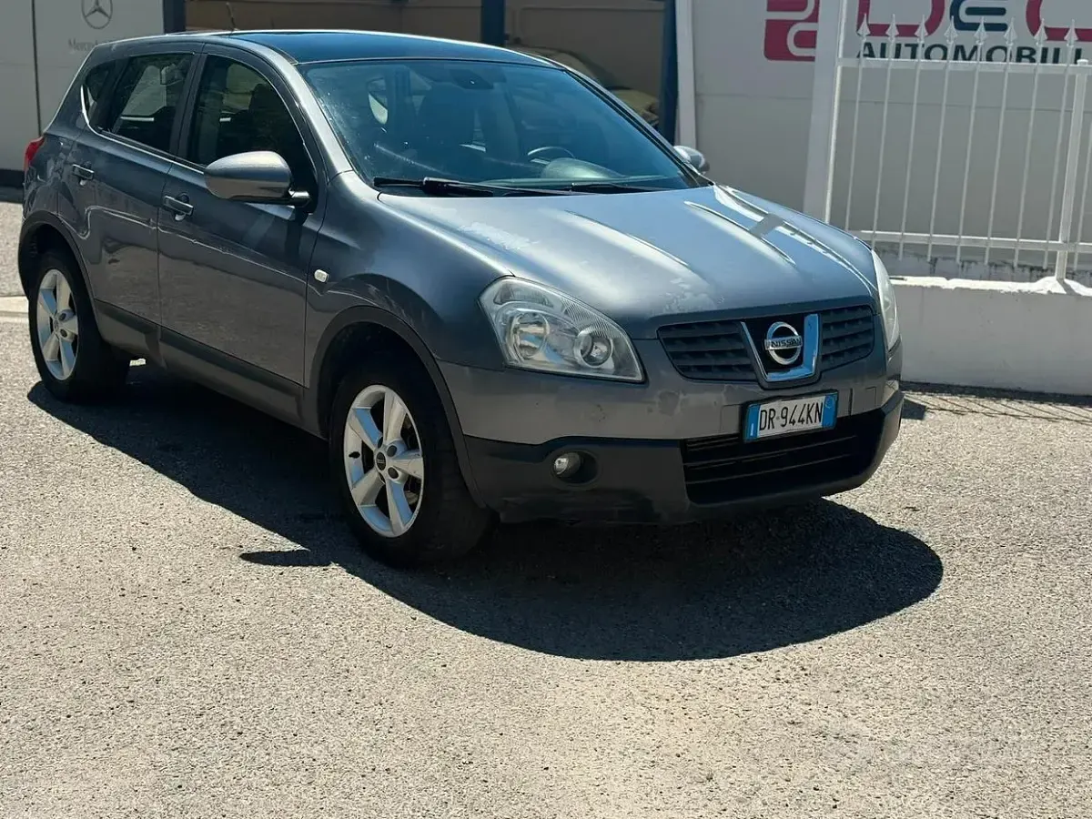 Usata Nissan Qashqai Tekna 106 CV (77 kW) 2008 Grigio SUV