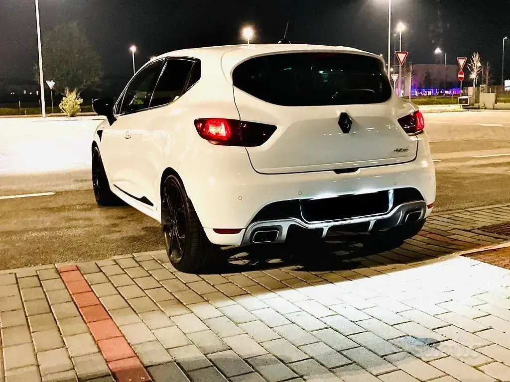 Usata Renault Clio IV 200 CV (147 kW) 2013 Bianco Berlina
