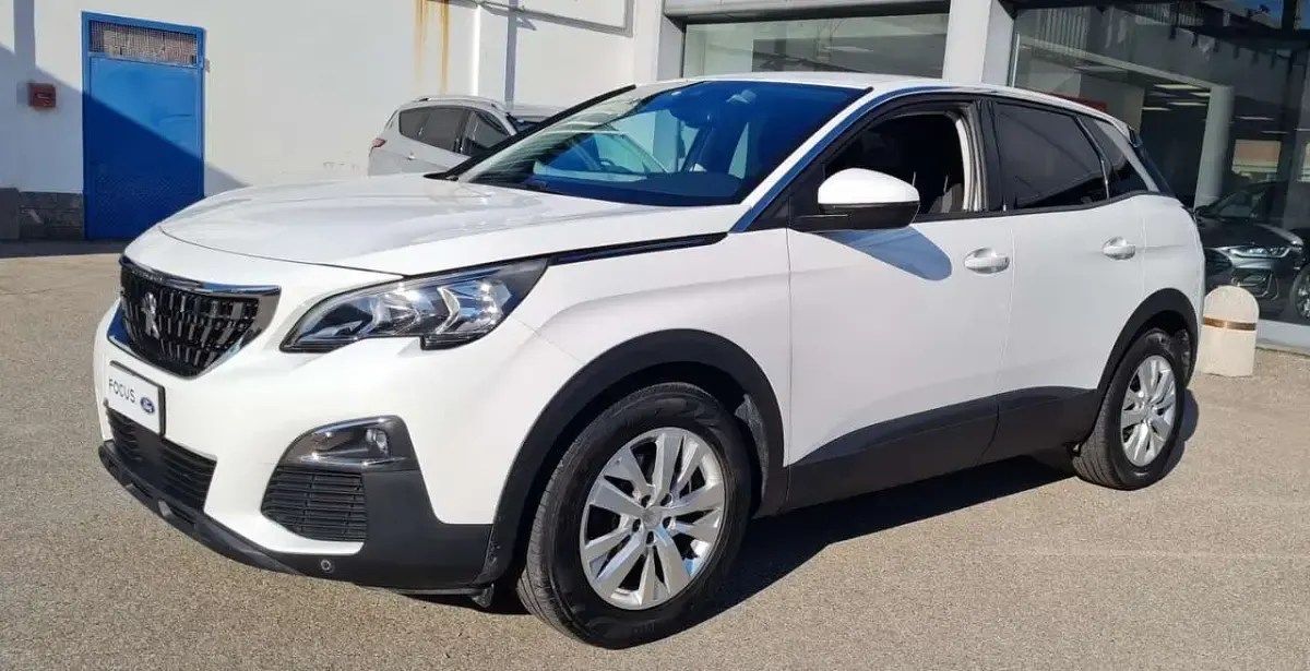 Usata Peugeot 3008 Active 131 CV (96 kW) 2018 Bianco SUV