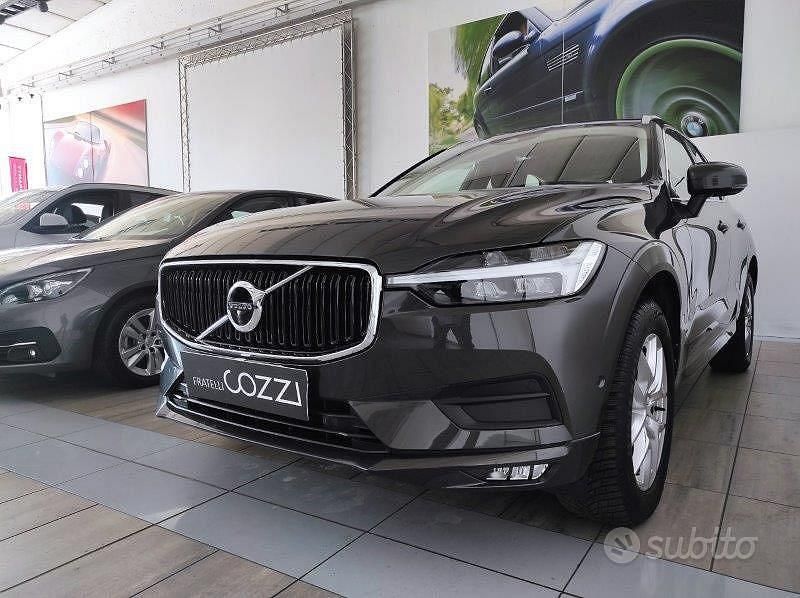 Usata Volvo XC60 Momentum 235 CV (172 kW) 2021 Grigio SUV