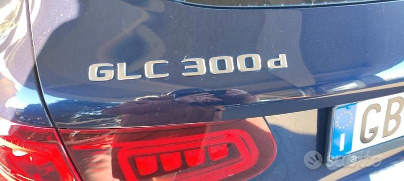 Usata Mercedes GLC300 245 CV (180 kW) 2020 Blu SUV