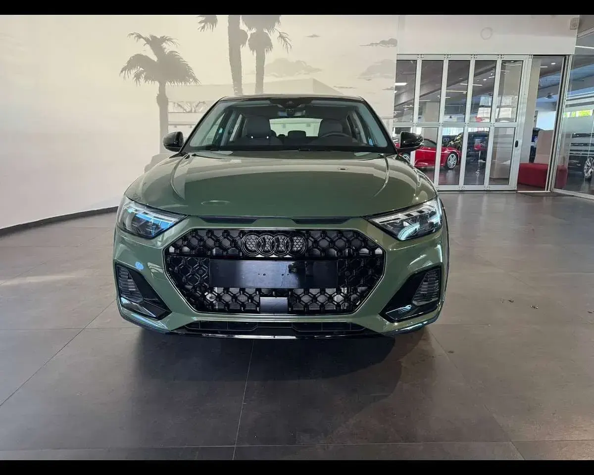 Nuova Audi A1 116 CV (85 kW) 2026 Verde SUV