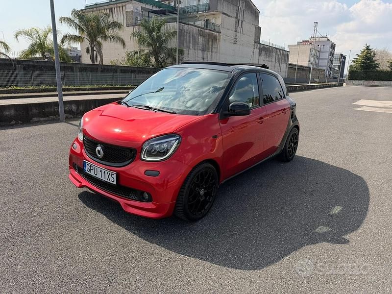 Usata Smart ForFour 90 CV (66 kW) 2016 Rosso Utilitaria