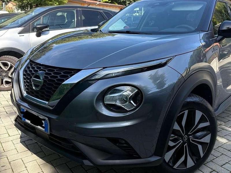 Grigio Usata 2022 Nissan Juke Acenta SUV | 16.000 € (Buon prezzo) - Immagine 1/4
