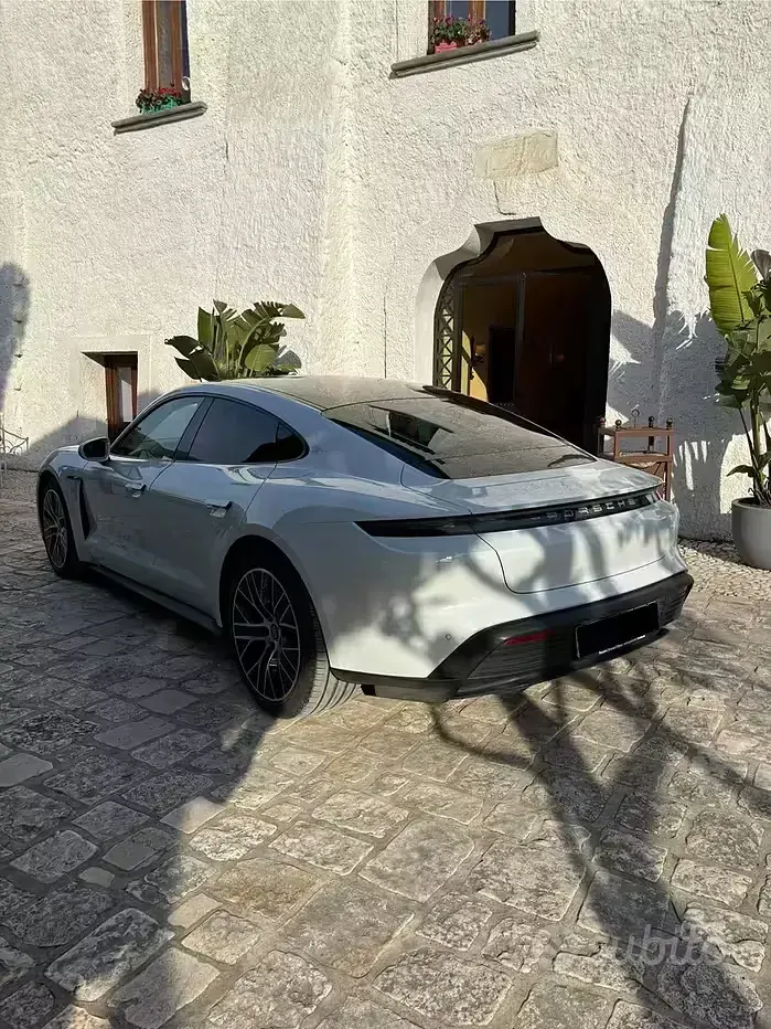 Usata Porsche Taycan Performance Package 350 kW (476 CV) 2021 Berlina