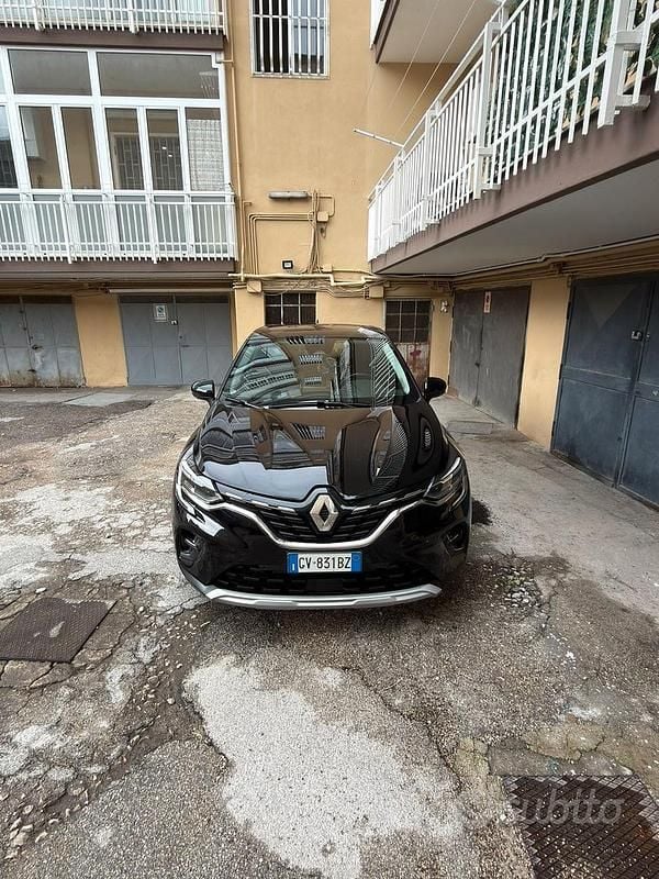 Usata Renault Captur 100 CV (73 kW) 2024 Nero SUV