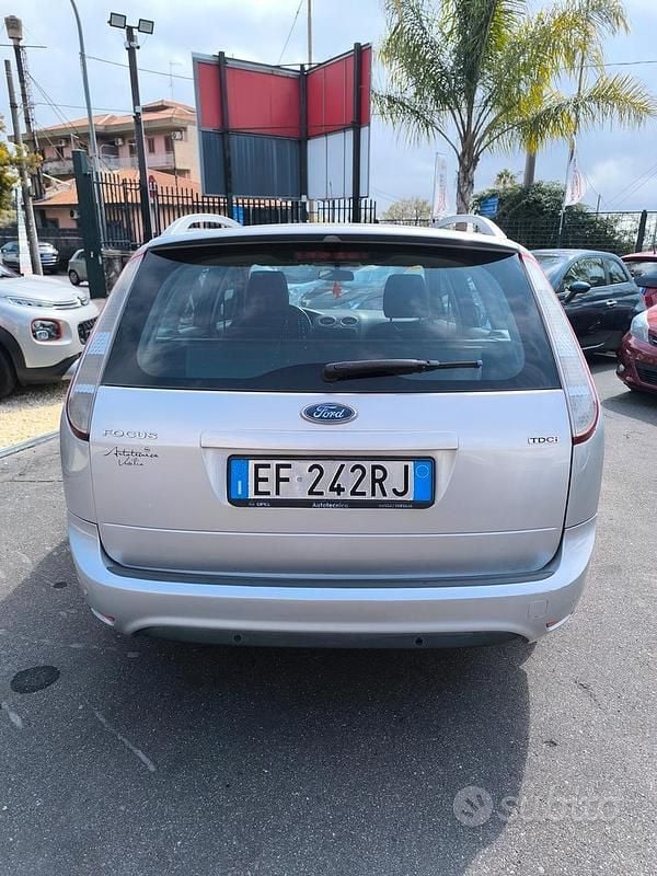 Usata Ford Focus 110 CV (80 kW) 2011 Grigio Station wagon