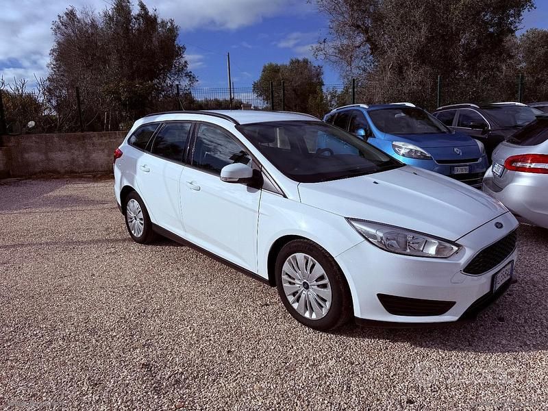 Usata Ford Focus Business Edition 95 CV (69 kW) 2017 Bianco Station wagon
