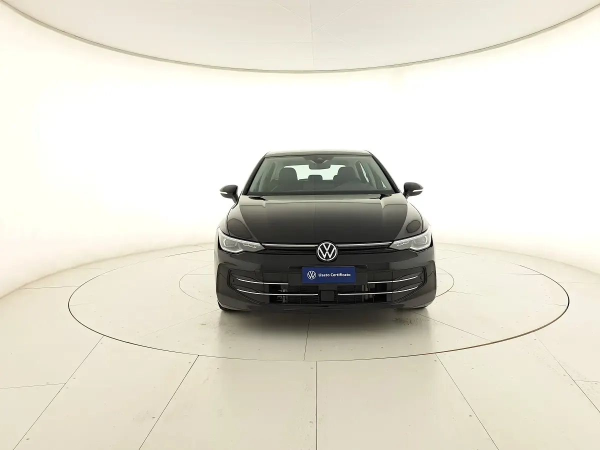 Usata VW Golf VIII Style 150 CV (110 kW) 2025 Grenadill black metallizzato Berlina