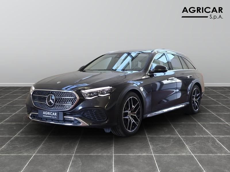 Grigio Nuova 2025 Mercedes 300 Premium Station wagon | 79.500 € (Super prezzo) - Immagine 1/4